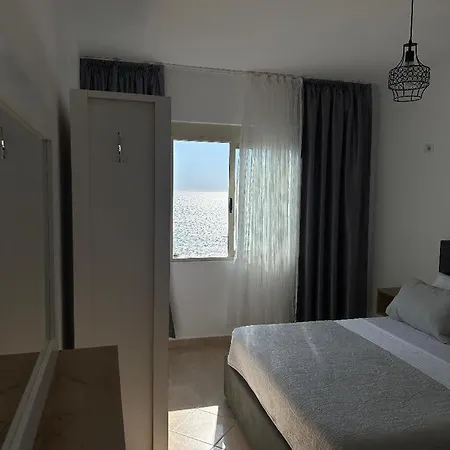 Nazo Sea View Affittacamere Kryemëdhej
